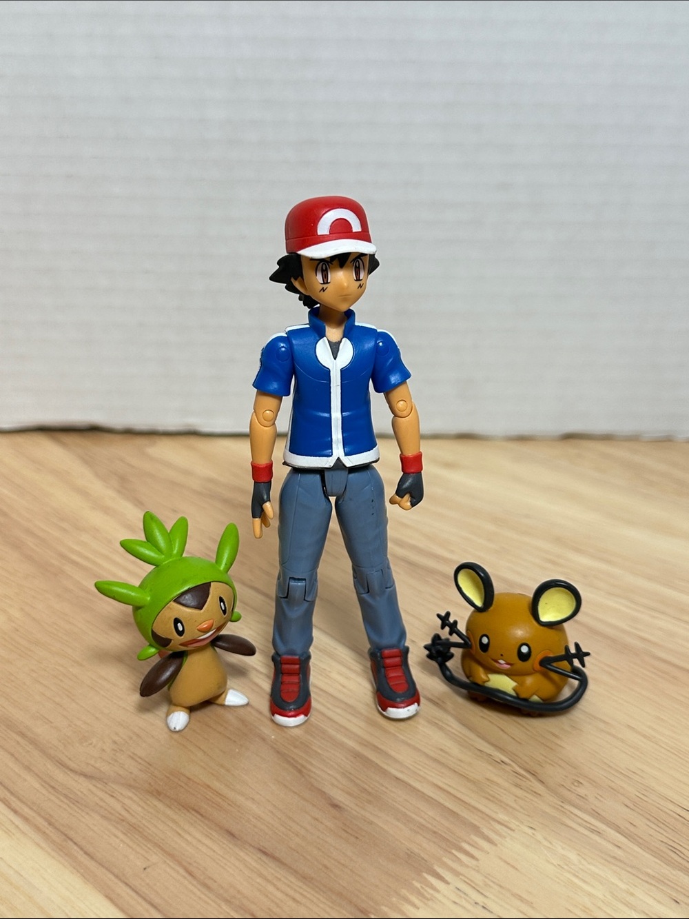 Pokémon Nintendo Ash Ketchum Dedenne Chespin Figurines